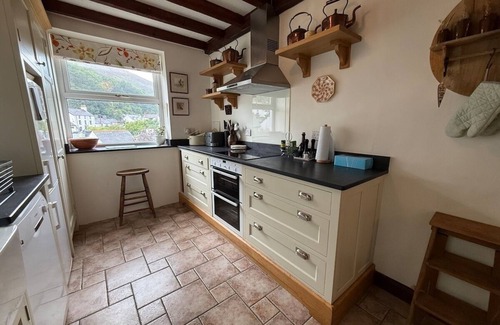 Dwygyfylchi House | Elegant 4-Bed Pet-Friendly Retreat in Snowdonia