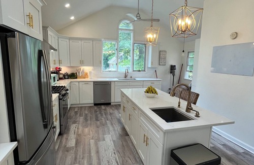 Maywood House | Elegant 4-Story Home Near NYC, Malls & Universities — Family Friendly