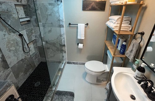 Concord House | Elegant 4Bed 3Bath Retreat - SF / Napa Gateway!