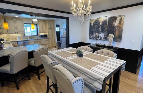 Berkley House | Elegant 4bed2bth Great Denver Location! 5 mins to all highways Awesome reviews!