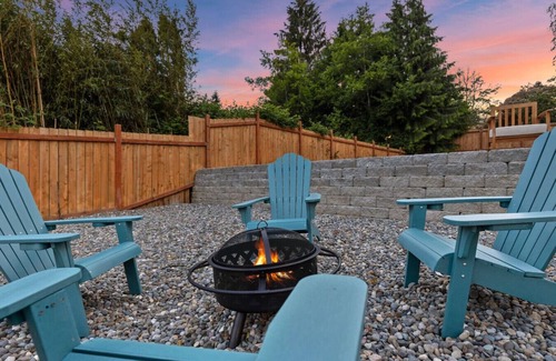 Highline House | Elegant 4BR/3BA Villa Pool & Resort Perks