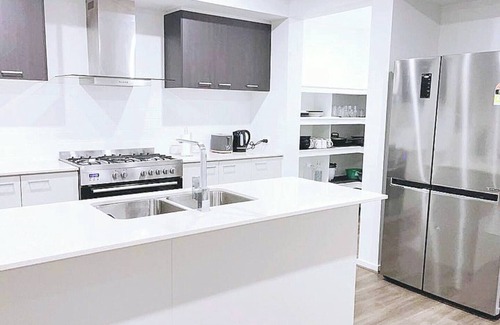 Clyde House | Elegant 5 Bed Brand New Spacious House