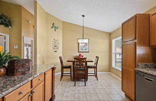 Orange Tree Villa | Elegant 5bd/4ba Villa with pool/Spa near Disney