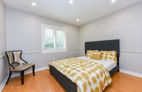 Caledon House | Elegant 6 Bedroom Modern Retreat in Caledon
