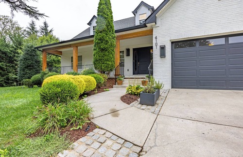 Annandale House | Elegant 6BR Retreat; Near*DC With Gym*&*Outdoor*Spacenn