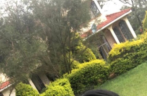 Nandi Villa | Elegant all ensuite for 8 people with beautiful large garden for events