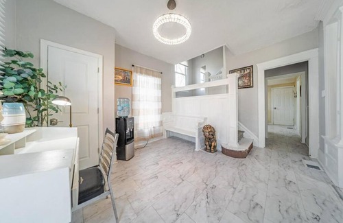 Akron House | Elegant and Expansive Paris themed 5 b, 2 b