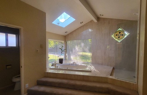 Arden-Arcade House | Elegant and spacious mid-century modern home