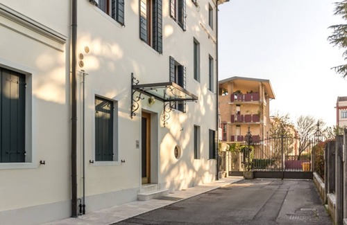 Treviso Apartment | Elegant apartment a stone's throw from the center