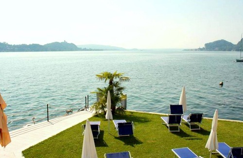 Meina Apartment | Elegant Apartment in Meina with Lake View