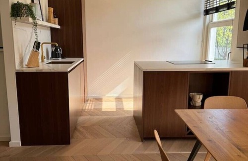 Oud-Zuid Apartment | Elegant Apartment in Old South | Near Vondelpark, Museums & Canal District