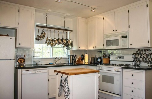 St. Helena Apartment | Elegant Apartment Near Downtown St. Helena