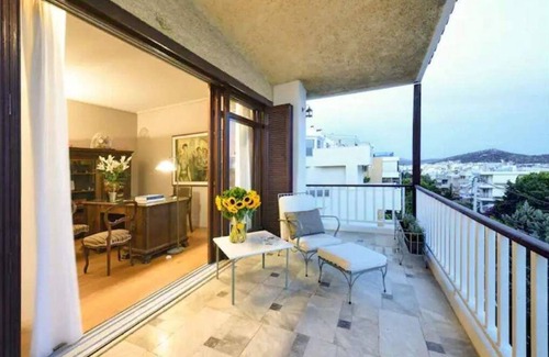 Vari-Voula-Vouliagmeni Apartment | Elegant apartment with Sea View