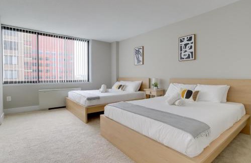 Crystal City Apartment | Elegant Apartment with Gym Access at Crystal City
