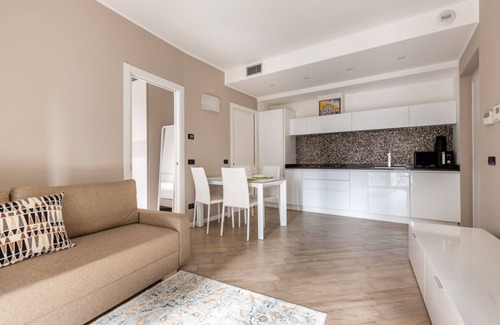 Centro Direzionale Apartment | Elegant Apt for 4 - 5 min to Central Station