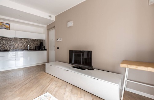 Centro Direzionale Apartment | Elegant Apt for 4 - 5 min to Central Station
