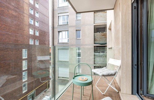 Centro Direzionale Apartment | Elegant Apt for 4 - 5 min to Central Station
