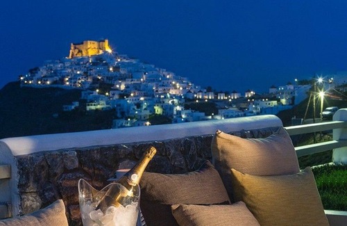 Astypalaia Villa | Elegant Astypalaia Villa | Villa Bianca | 2 Bedrooms | Hot Tub & Beautiful Sea.