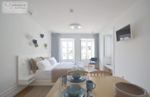 Viana do Castelo Apartment | Elegant B2 Superior Studio in the heart of Viana's historic center!