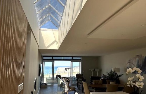 Bloubergstrand Villa | Elegant Beach front Villa