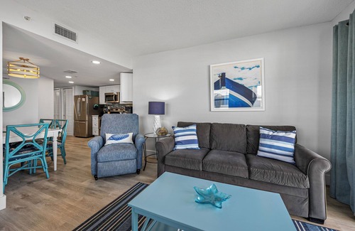 Belle Vista Condo | Elegant Beachfront | Walk Everywhere