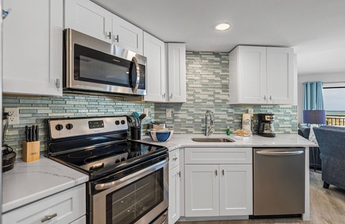 Belle Vista Condo | Elegant Beachfront | Walk Everywhere