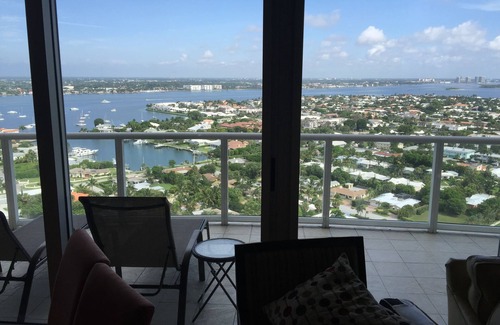 Singer Island Condo | Elegant Beachfront Ritz Carlton Condo Residences at Singer Island, Palm Beach