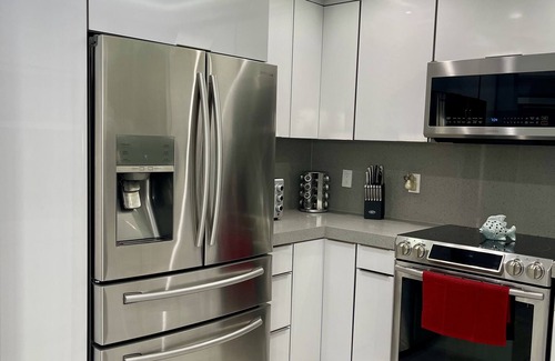 Hialeah House | Elegant beautiful house w/pool 10 min from Miami Int. Airport