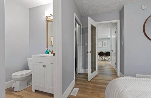 Mayfield House | Elegant Boho Retreat - 8 min to WEM