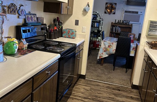 Gillette Apartment | Elegant ,but cozy apartment within walking distance of lots of great places .