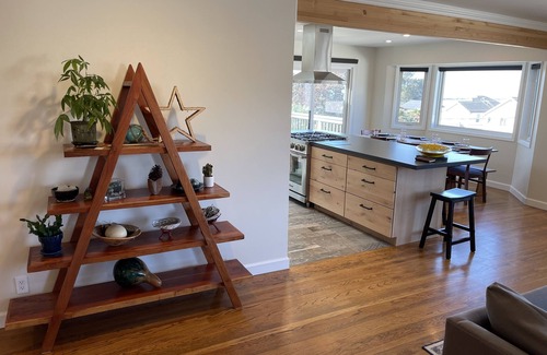 El Granada House | Elegant but practical retreat to maximize your enjoyment in beautiful HMB