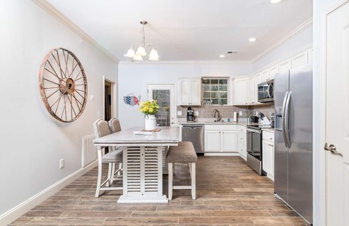 Townsend Condo | Elegant Cades Cove Condo with Community Pool!