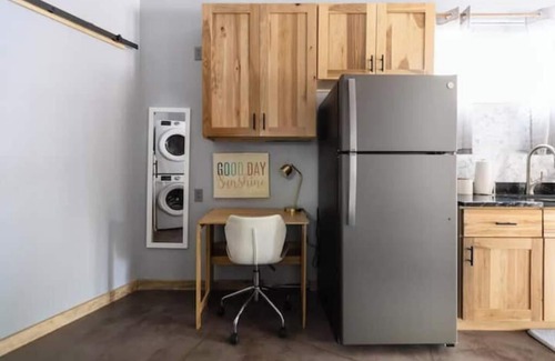 Ponderosa Trails Apartment | Elegant Casita, French Doors, Fire Pit, Flight Art, Patio & Sofabed