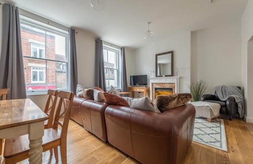 Henley-on-Thames Apartment | Elegant Central Henley Apartment
