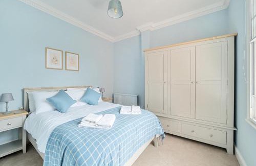 Guildford House | Elegant Central Guildford Home with Castle Views Pass The Keys