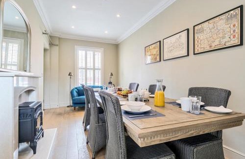 Guildford House | Elegant Central Guildford Home with Castle Views Pass The Keys