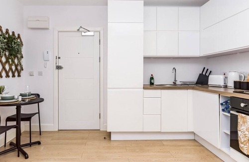 Aylesbury Apartment | Elegant Central★Private Parking★Leisure★Contractor