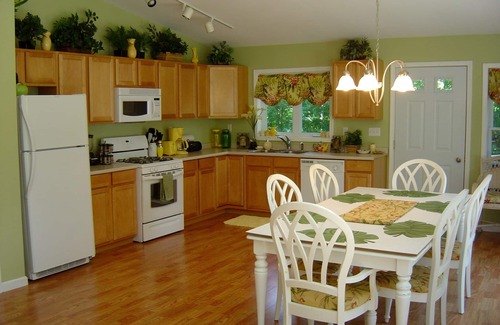 Hammond Ski Chalet | Elegant Chalet Style, Large Deck, Huge Spacious Green Yard, Riverfront