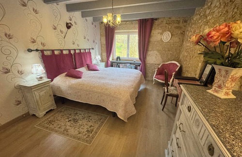 Gavaudun Bed & Breakfast | Elegant Charm" room in the Périgord countryside (breakfast included)