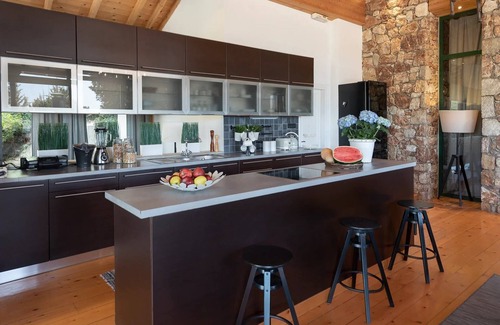 Salakos Villa | Elegant Charming House With Outdoor Pool