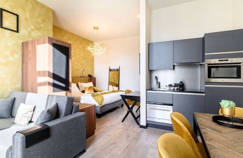 Oudenaarde House | Elegant City Center Haven, Bike-Friendly, Kitchen | 2 Units