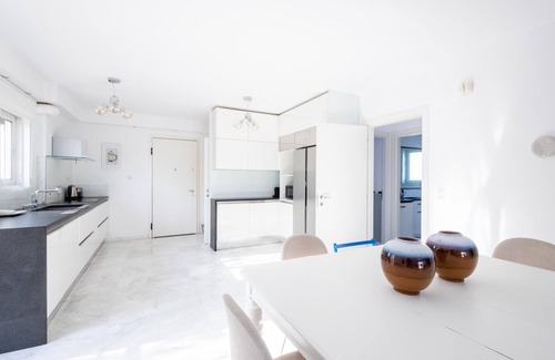 Alimos Apartment | Elegant Coastal Haven: Fully Renovated 3-Bedroom Apartment