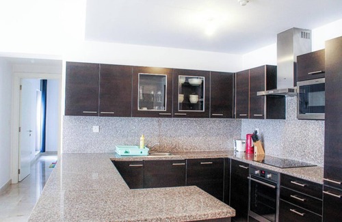 As Sifah Apartment | Elegant Coastal Living