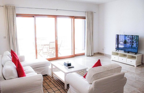 As Sifah Apartment | Elegant Coastal Living