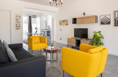 Villa Grazia di Carini Villa | Elegant comfort villa with air conditioning, Wi-Fi, and garden, 1 km from the sea