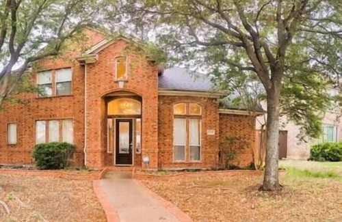 Richardson House | Elegant, comfy, a retreat w/Pool