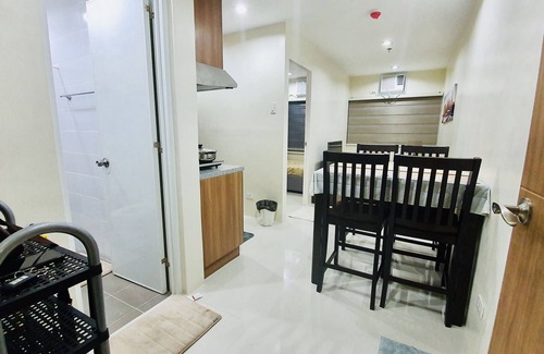 Mabolo Condo | Elegant Condo Near Airport, Malls & Universities with High-speed Internet