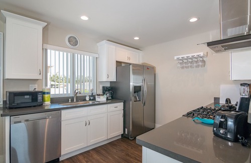 South Oceanside Condo | Elegant Condo w/Beach Access, Free WiFi, Private Washer/Dryer, Balcony