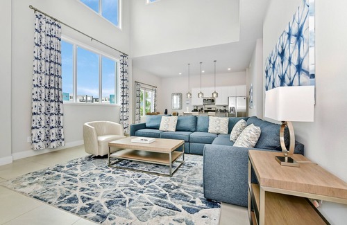 Reunion Condo | Elegant Condo with Pool Table near Disney with Resort & Waterpark Access -.