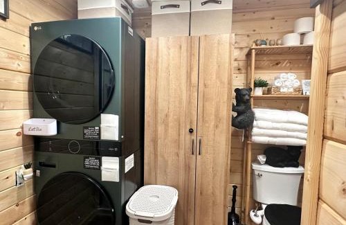 Big Lake Villa | Elegant, Cozy Cub Cabin near Lake with Laundry Unit